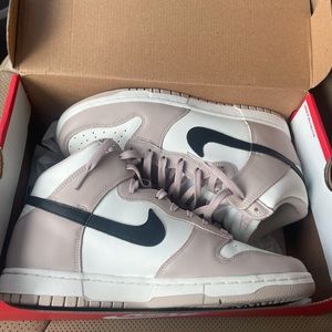 Nike Dunk Highs Fossil Stone